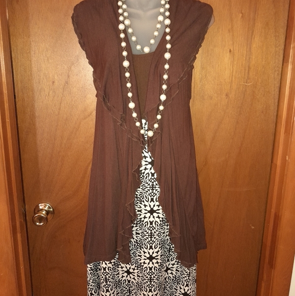 Brown and White Patterned Women's Skirt - Picture 4 of 4